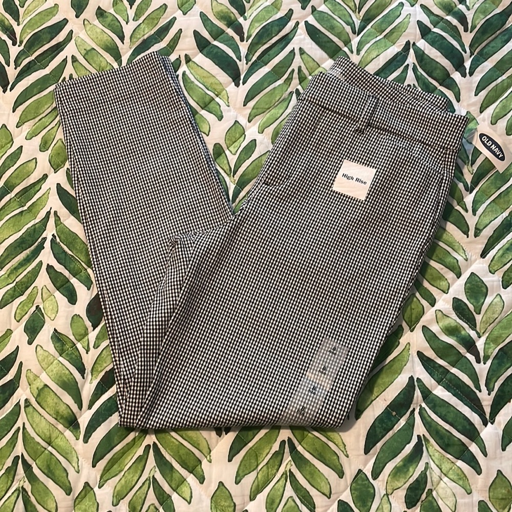 Old Navy Pixie Pants Size 8